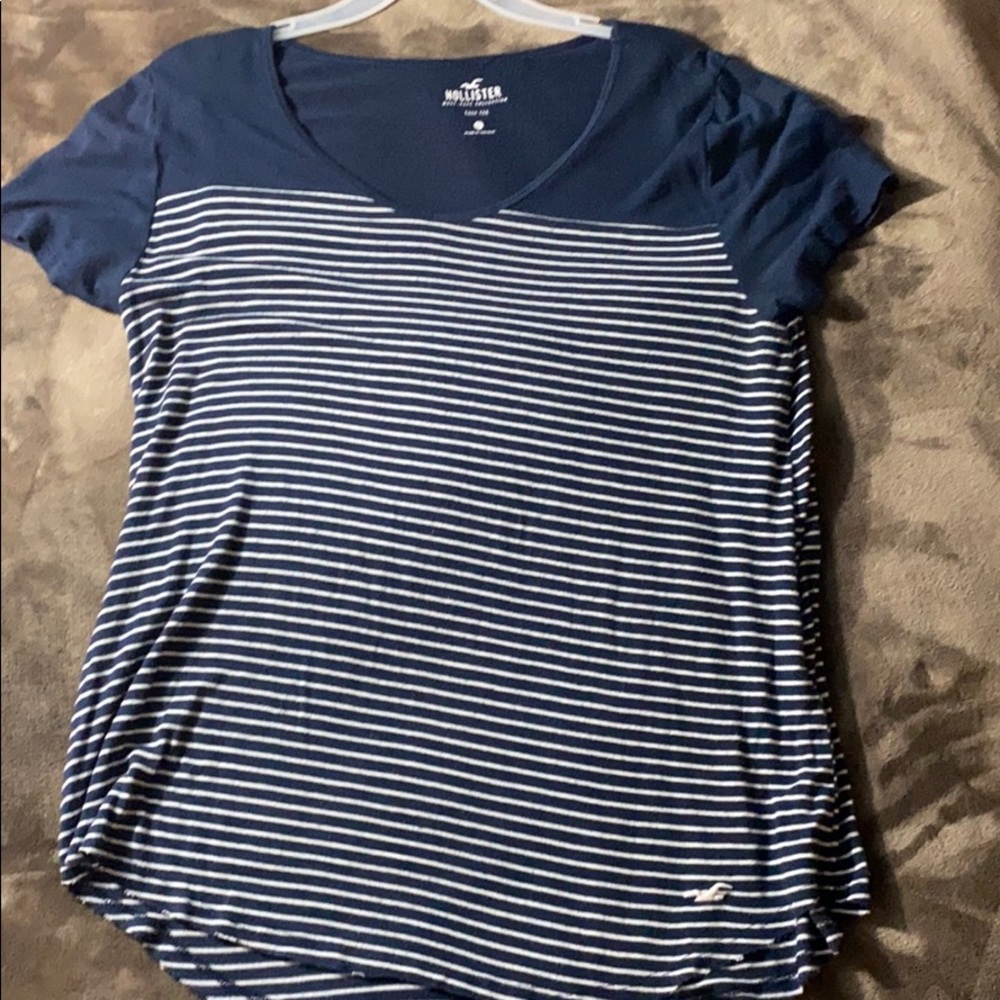i am selling this hollister shirt for $15